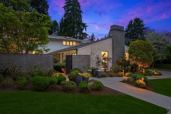 Property Photo:  2017  Parkside Drive E  WA 98112 