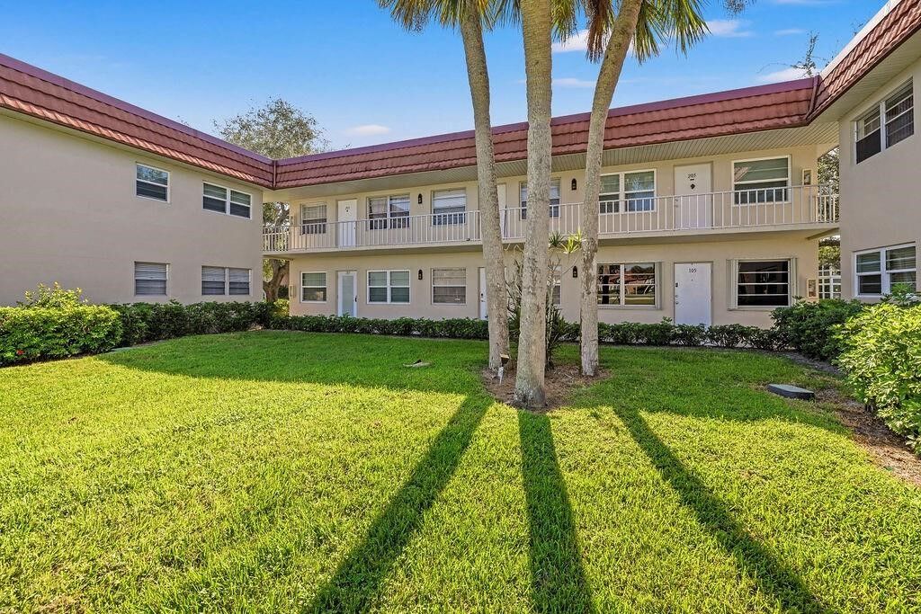 Property Photo:  89 Crooked Tree Lane 203  FL 32962 