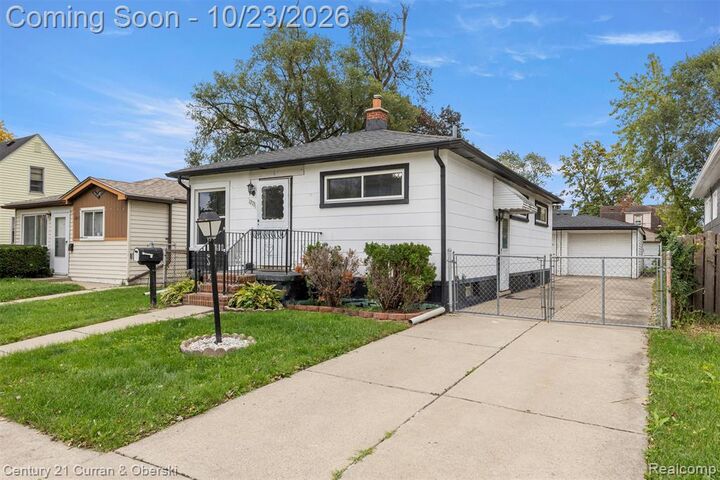 Property Photo:  1273 Grant Avenue  MI 48146 