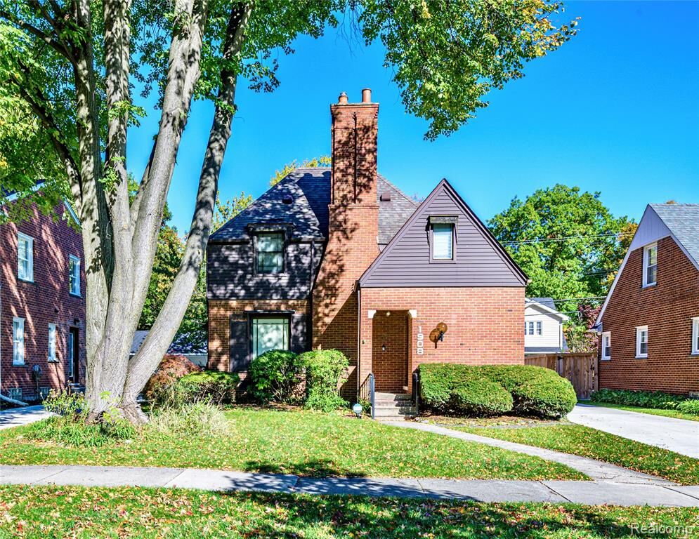 Property Photo: 1908 Lloyd Avenue MI 48073