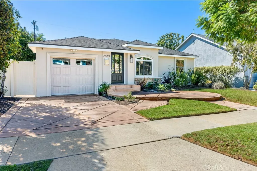 Property Photo:  2019 Charlemagne Avenue  CA 90815 