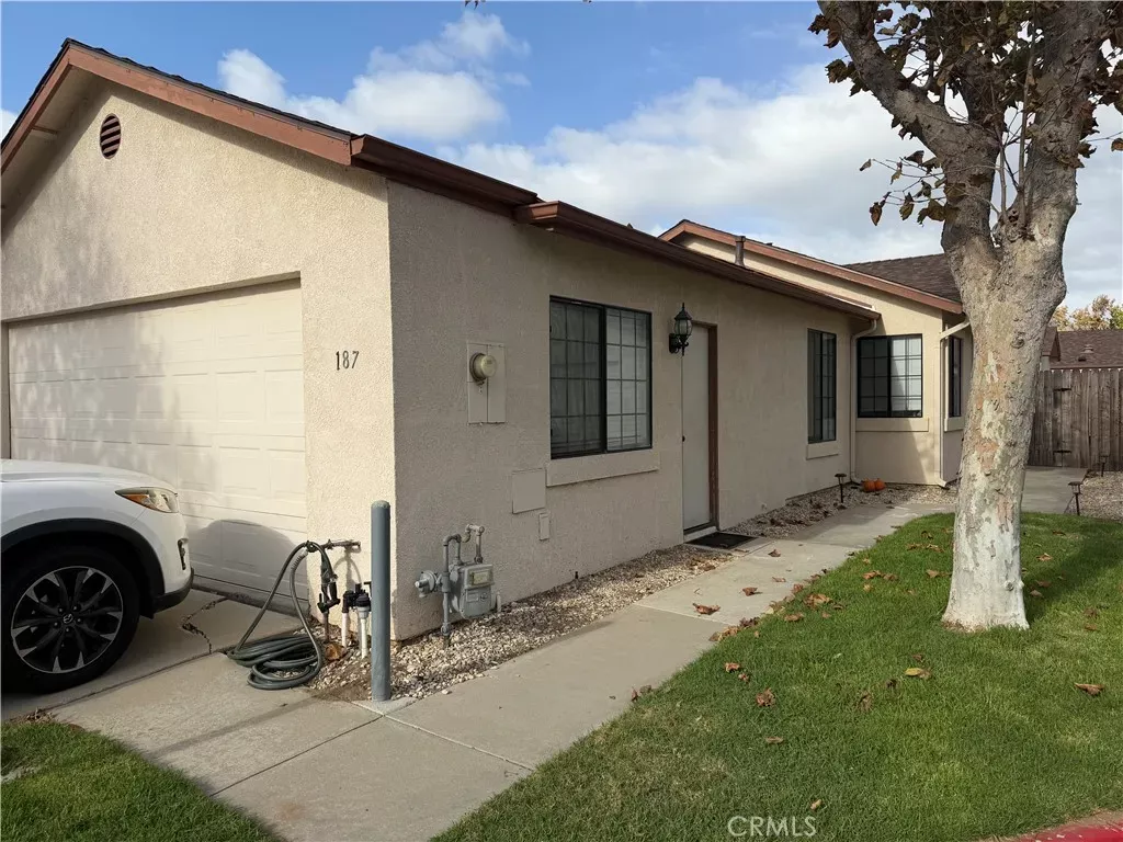Property Photo:  187 Woodbine Lane  CA 93444 