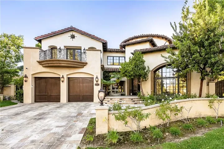 Property Photo:  25878 Shady Oak  CA 91381 