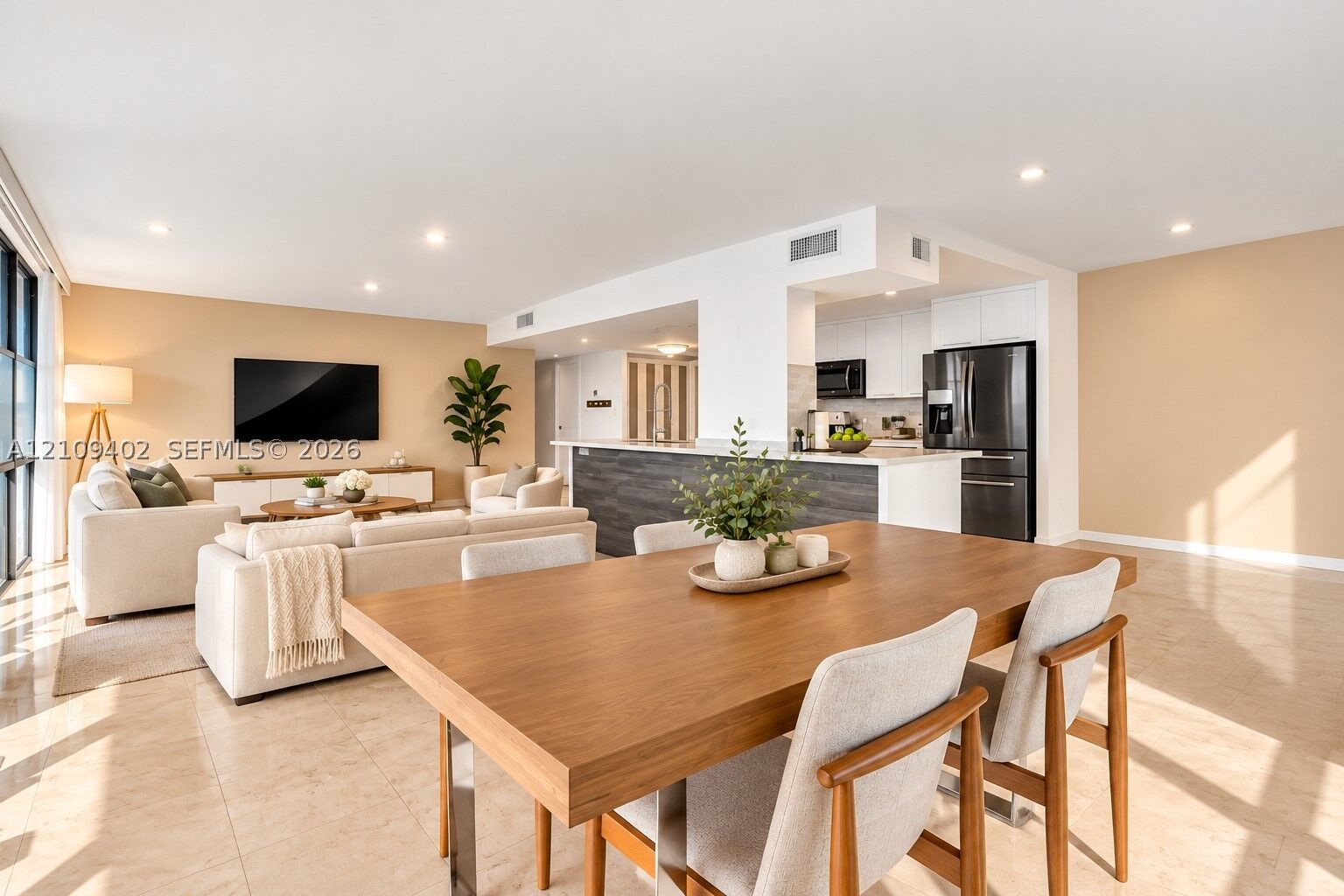 Property Photo: 800 Parkview Dr 831 FL 33009
