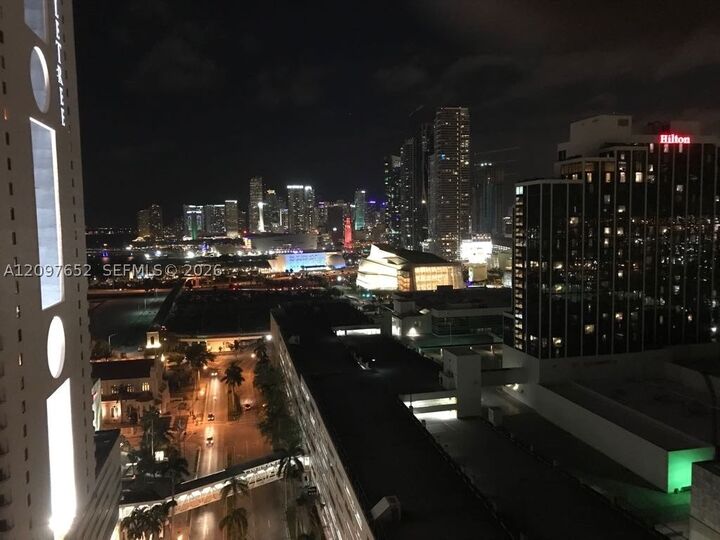 Property Photo:  1750 N Bayshore Dr 2408  FL 33132 
