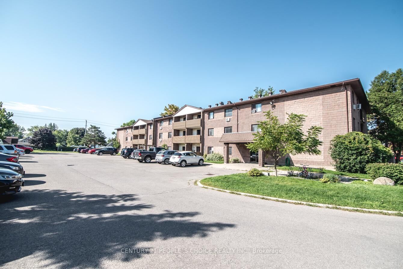 Property Photo:  72 Main Street E 213  ON L3K 5Z8 