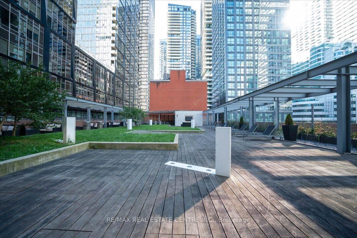 Property Photo:  8 Mercer Street 2808  ON M5V 0C4 