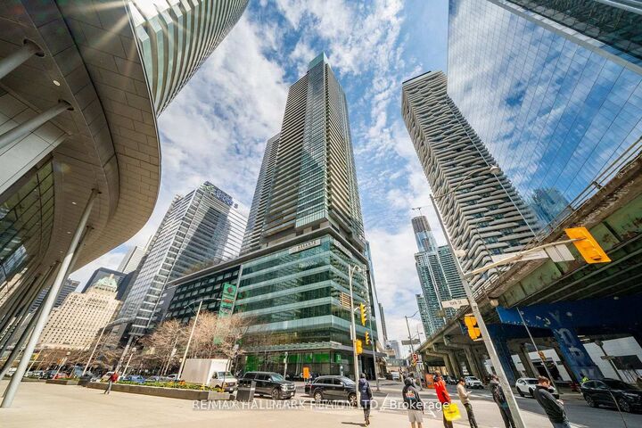 Property Photo:  55 Bremner Boulevard 3905  ON M5J 0A6 