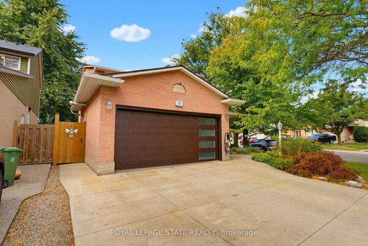 Property Photo:  50 Fusilier Drive  ON L9B 2E1 