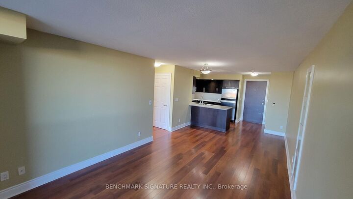 Property Photo:  23 Cox Boulevard 887  ON L3R 7Z9 