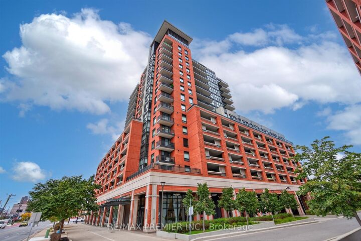 Property Photo:  3091 Dufferin Street 704  ON M6A 0C4 