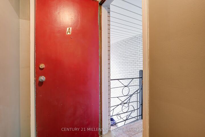 Property Photo:  41 English Street A  ON L6X 1L5 