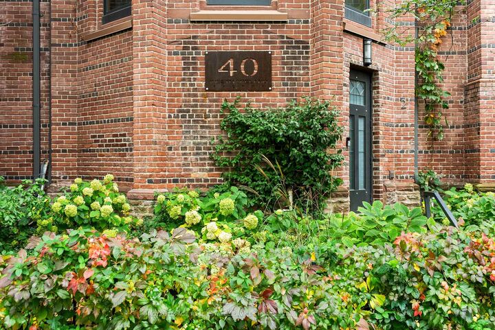 Property Photo:  40 Westmoreland Avenue 14  ON M6H 2Z7 