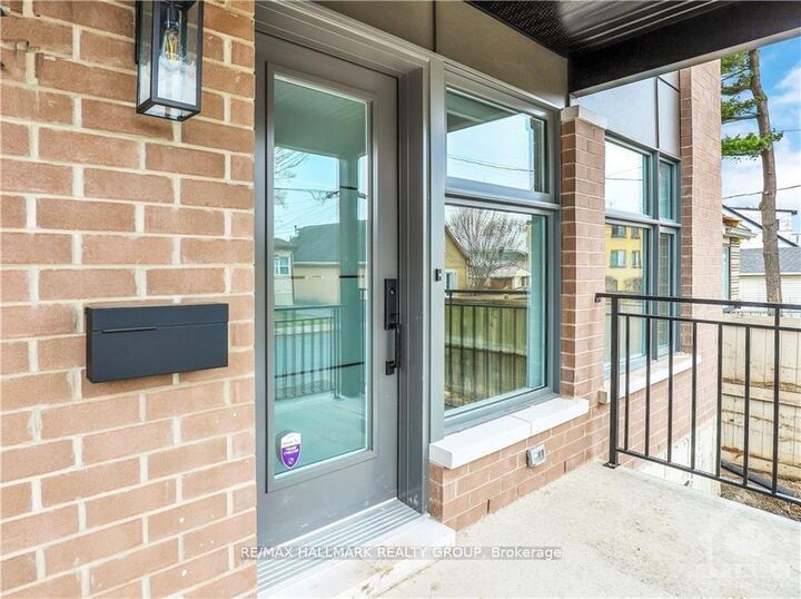 Photo de la propriété:  314 Mona Avenue  ON K1L 7A2 