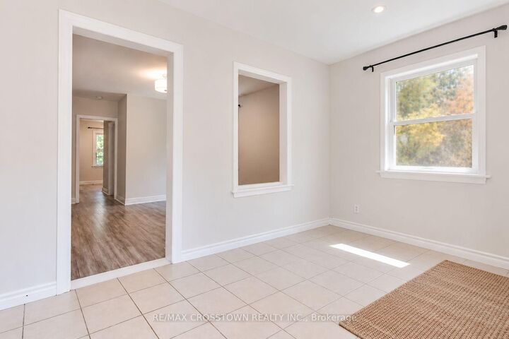 Property Photo:  64 Bleeker Street 1  ON L3V 5Z2 