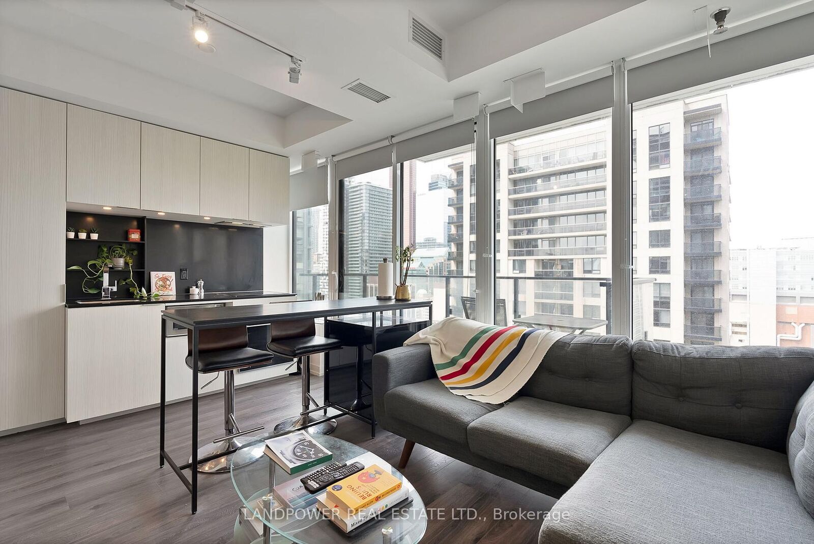 Property Photo:  77 Shuter Street 2501  ON M5B 0B8 