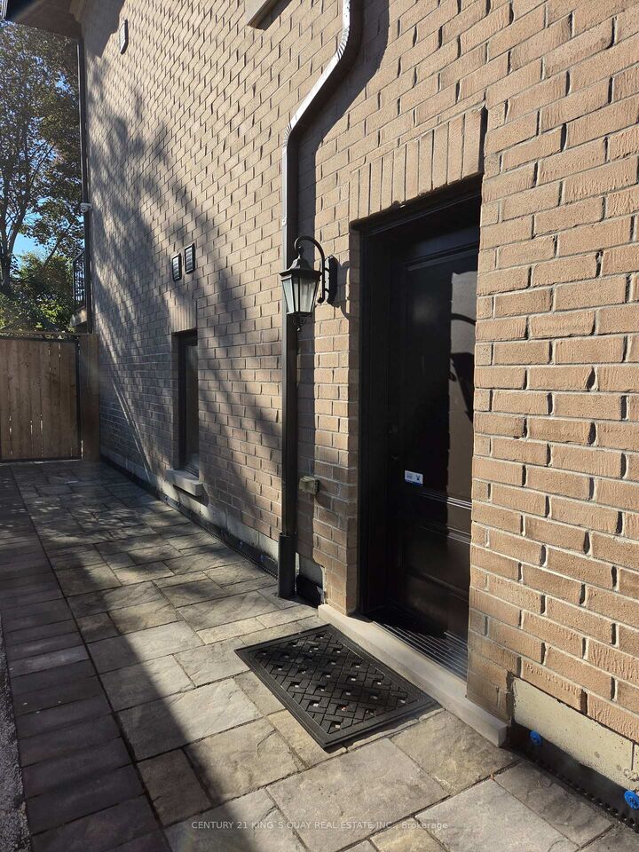 Property Photo:  7 Logandale Road  ON M2N 4H3 