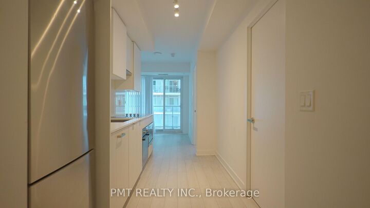 Property Photo:  99 Broadway Avenue 1708  ON M4P 0E3 