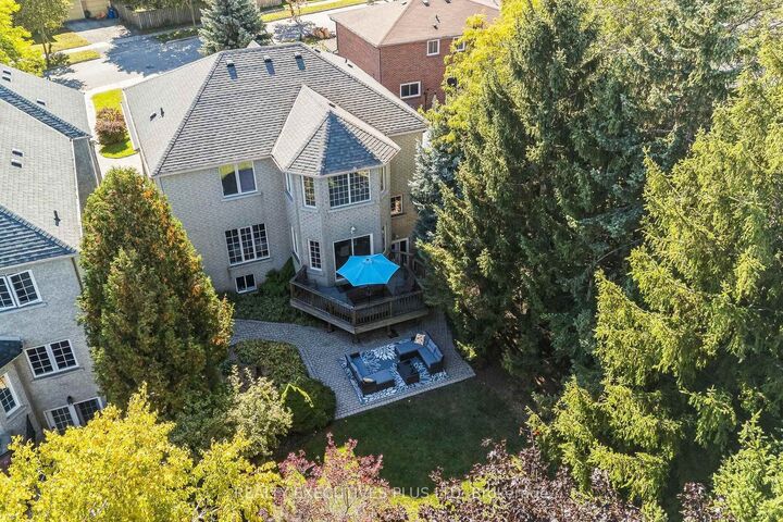 Property Photo:  2547 Morrison Avenue  ON L5C 3J6 