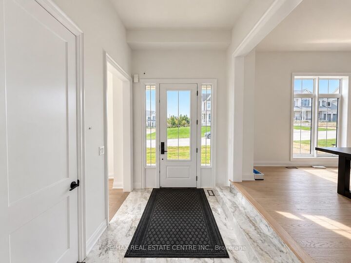 Property Photo: 13 Vinnicombe Drive ON L0L 2L0