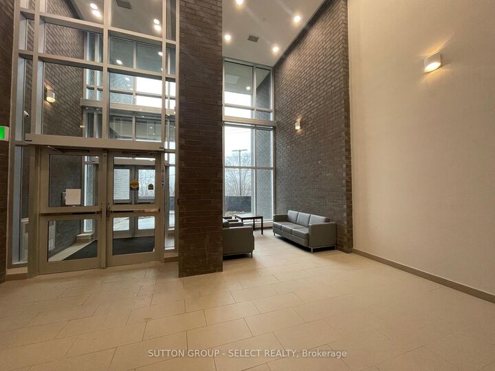 Property Photo:  99 Pond Mills Road 810  ON N5Z 3X3 