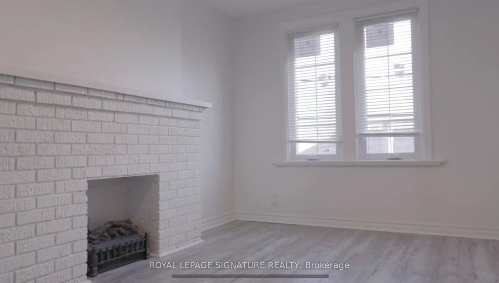 Property Photo:  458 Kingston Road A  ON M4L 1V3 