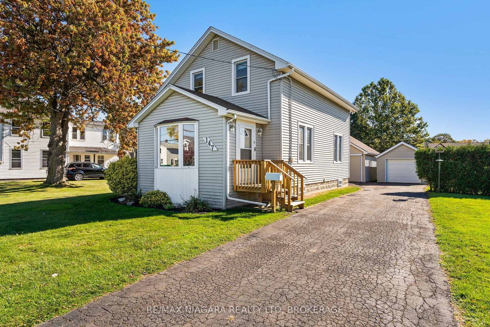 Property Photo:  147 Chippawa Road  ON L3K 1T6 