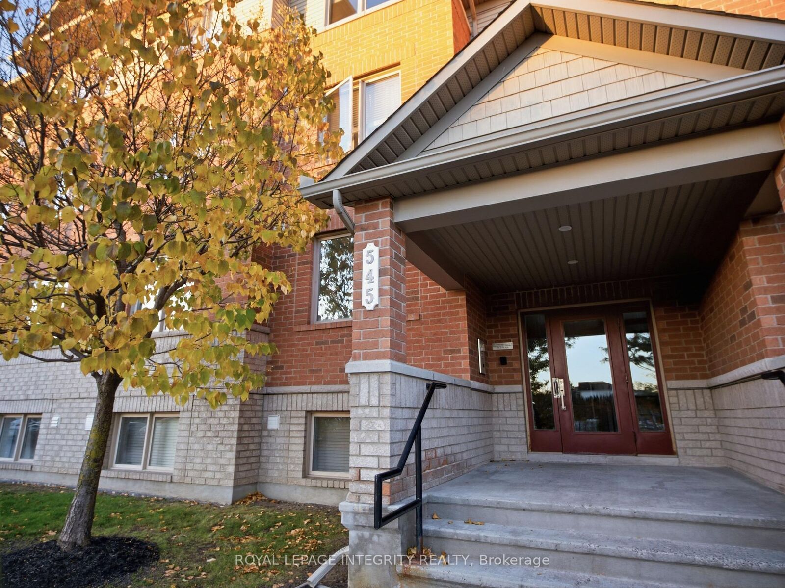 Property Photo:  545 Stonefield Private 3  ON K2G 4R4 