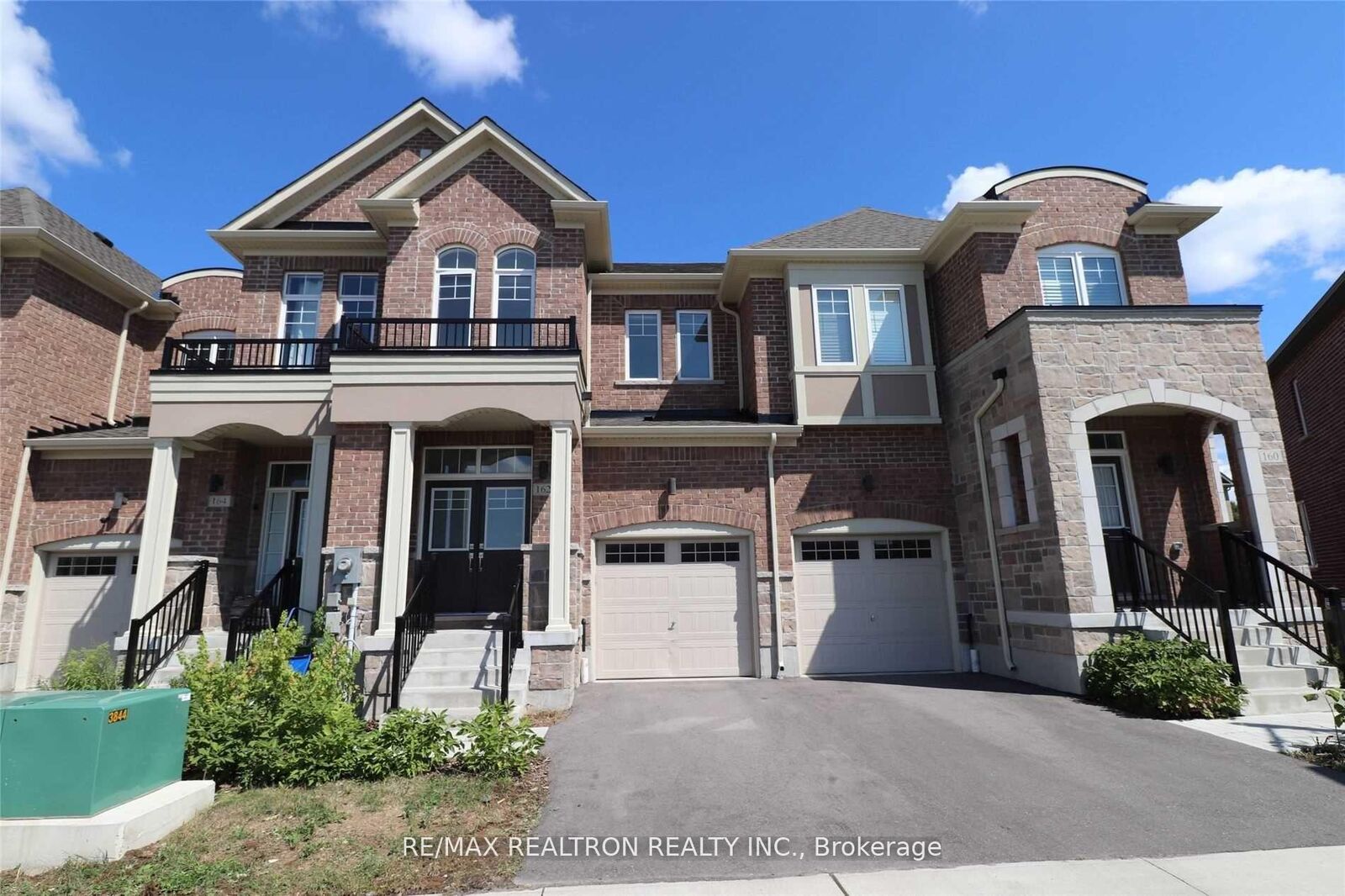 Property Photo:  162 Harding Park Street  ON L3Y 0E4 