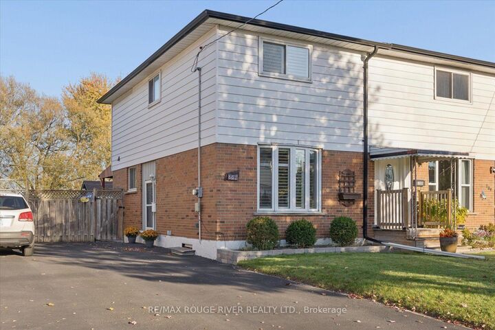 Photo de la propriété:  297 Durham Court  ON L1J 5R5 