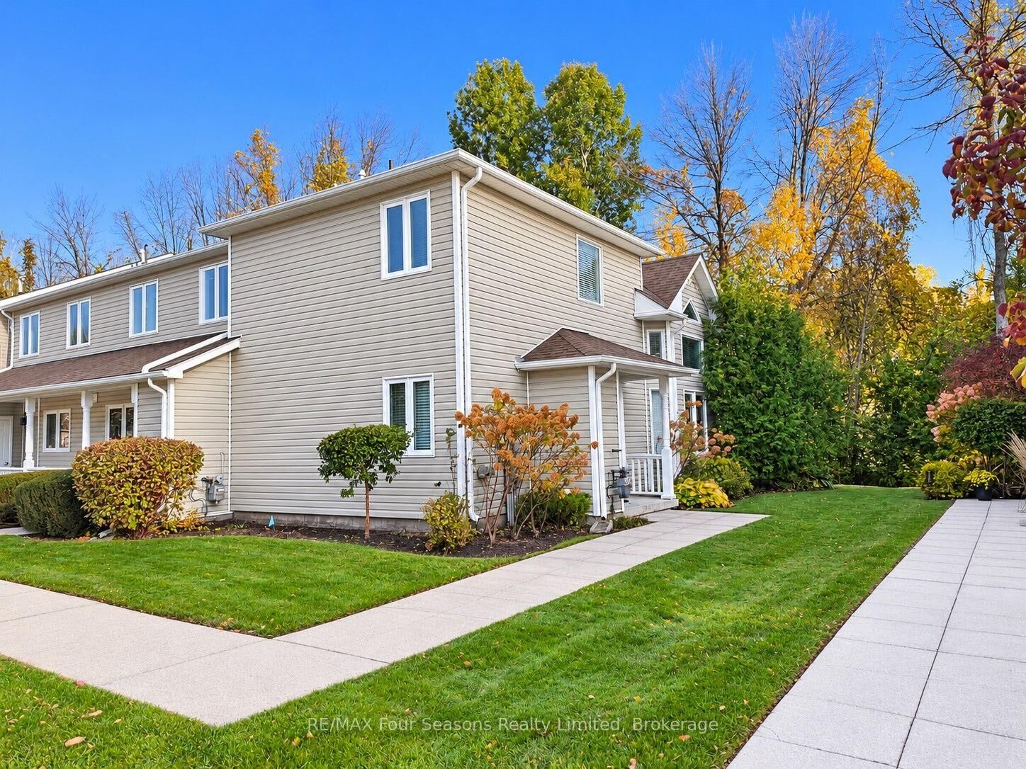 Property Photo:  41 Sundial Court  ON L9Y 5E5 