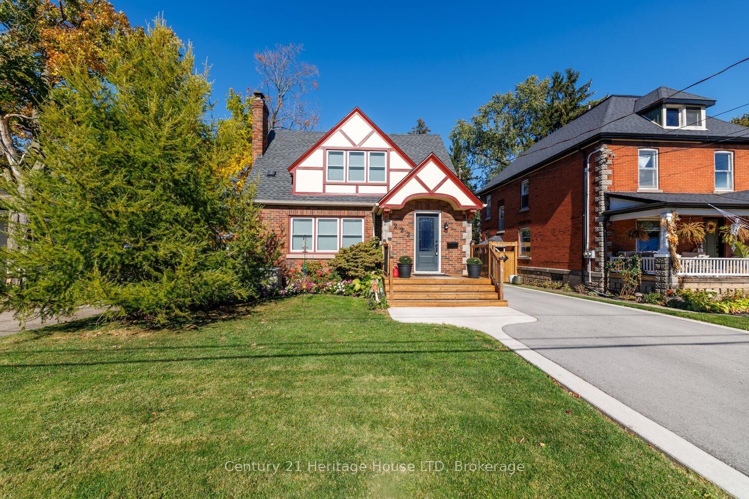 Property Photo:  222 Phipps Street  ON L2A 2V5 