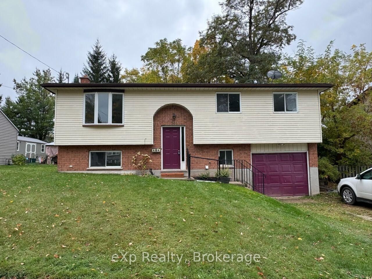 Property Photo:  745 7th Street A N/A E  ON N4K 1K6 
