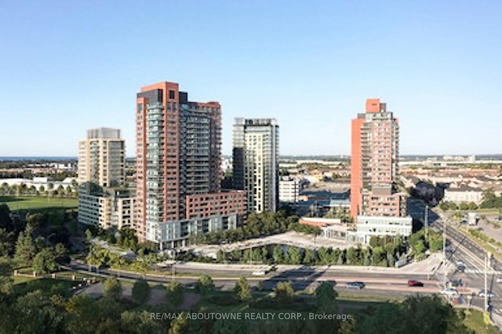 Property Photo:  25 Kitney Drive 208  ON L1S 4S4 