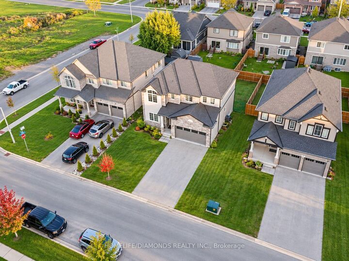 Property Photo:  17 Monarch Street  ON L3C 0E6 