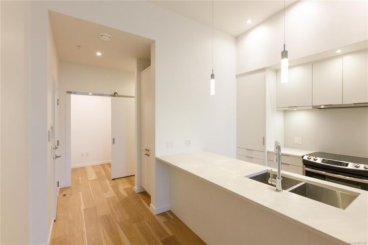 Property Photo:  139 Corfield St S #201  BC V9P 1A1 