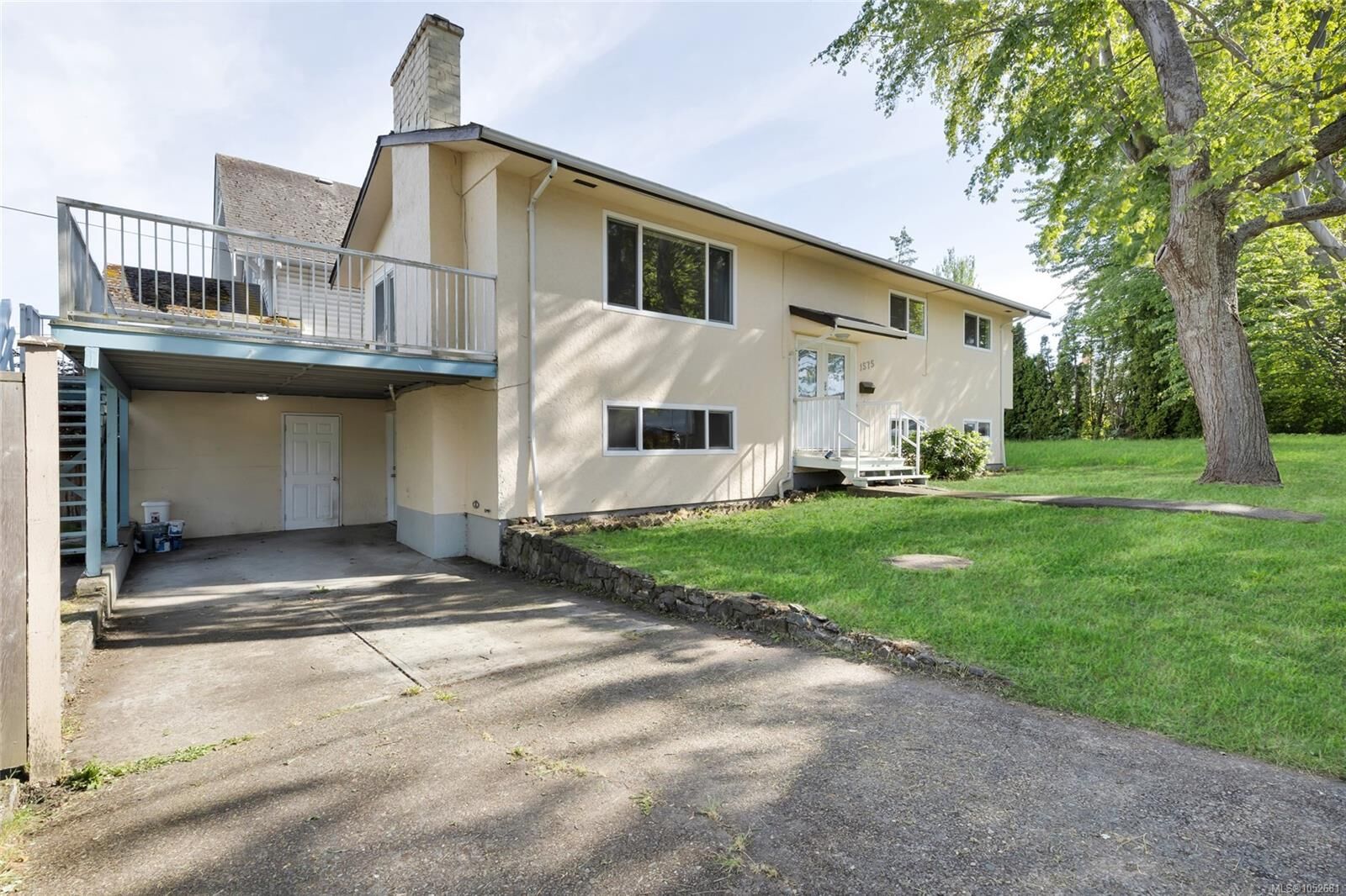 Property Photo:  1575 Burton Ave  BC V8T 2N3 