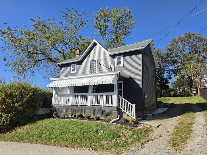 Property Photo:  423 Fox Hill St  PA 15601 
