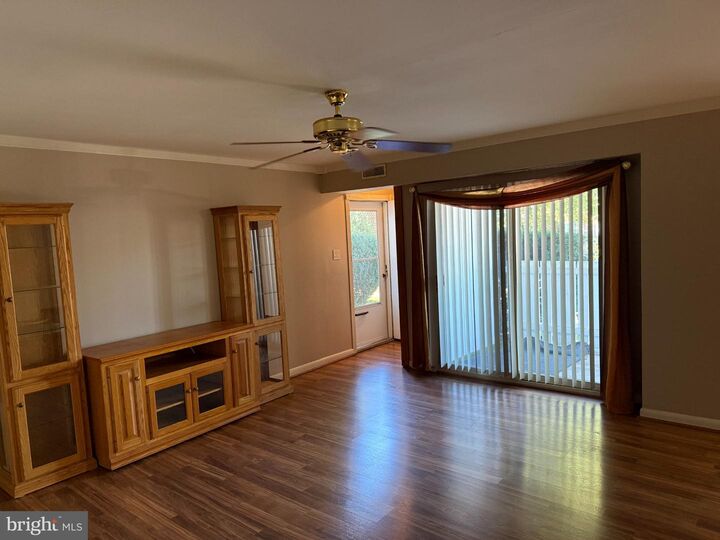 Property Photo:  275 Green Street 4E1  NJ 08010 