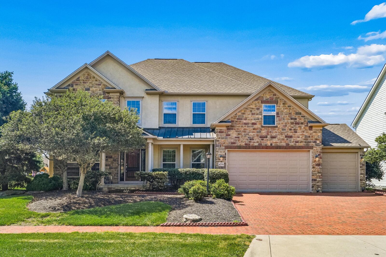 Property Photo: 4558 Hirth Hill E Road OH 43123