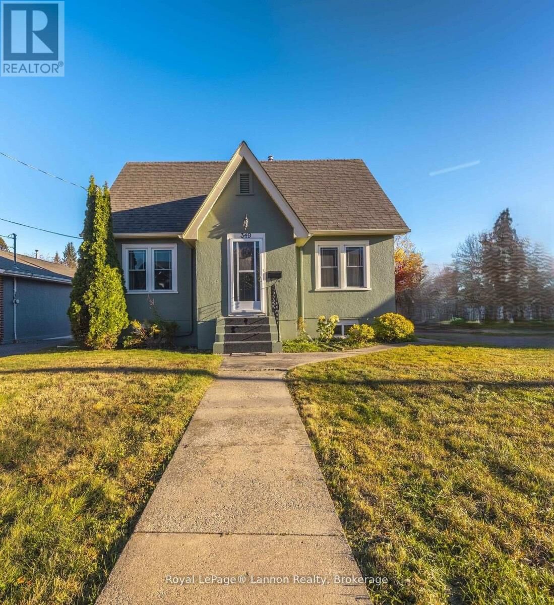 Property Photo:  349 Algoma Street North  ON P7A 5B4 