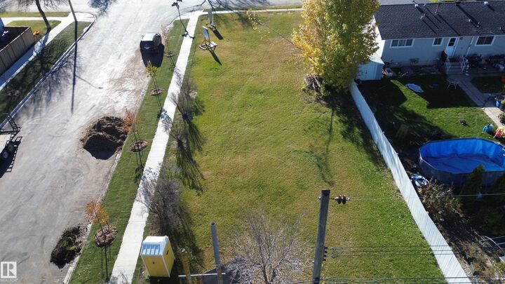 Property Photo:  9702 101 Street  AB T8R 1G3 