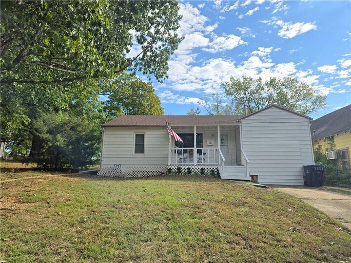 Property Photo:  724 S 4th Street  KS 67301 