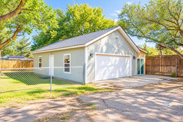 Property Photo:  5104 19th Street  TX 79407 