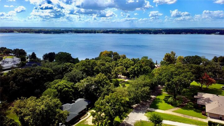 Property Photo: 9601 Ambleside Drive FL 34786
