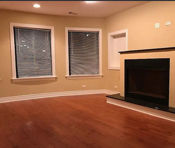 Property Photo:  6310 N Rockwell Street 2  IL 60659 