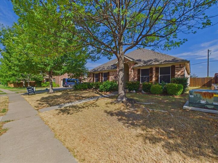 Photo de la propriété:  613 Quail Hollow Drive  TX 76065 