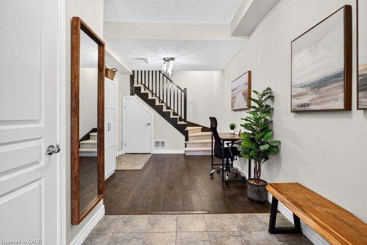 Property Photo:  9 Bloom Crescent  ON L0R 1P0 