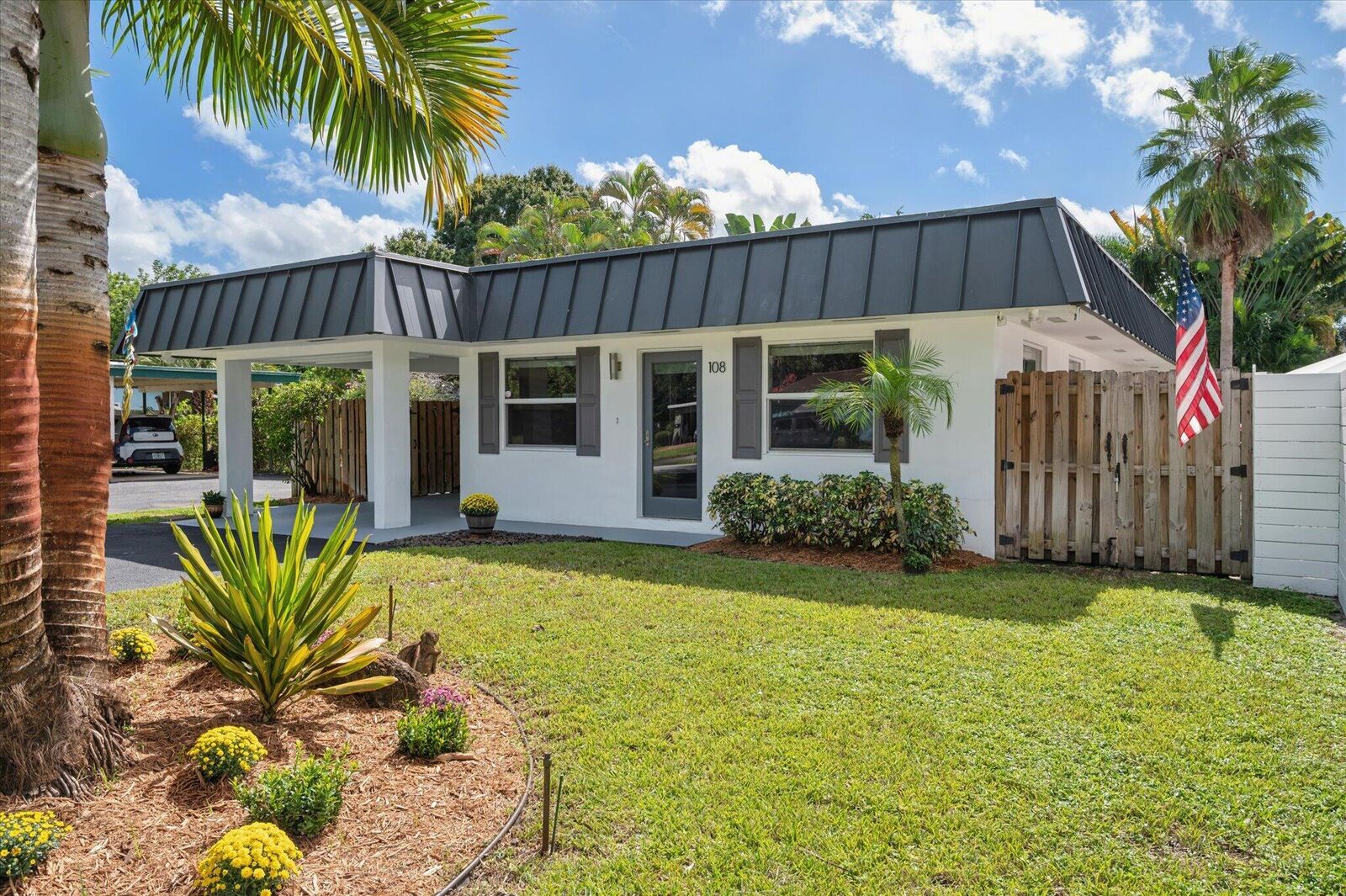 Property Photo:  108 NE 22nd Street  FL 33305 