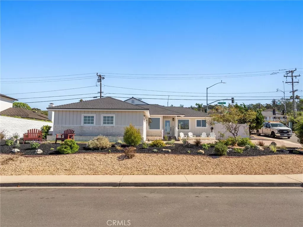 Property Photo:  99 Calle Mayor  CA 90277 